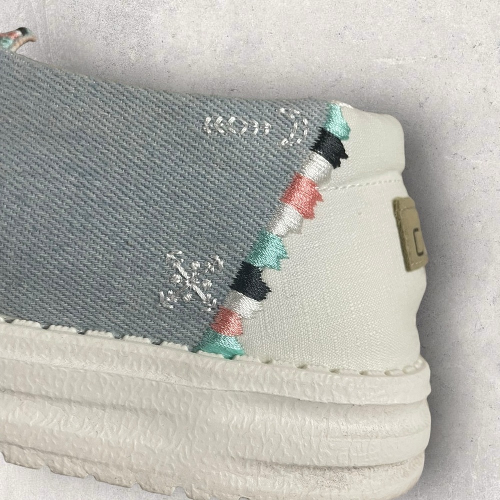 Hey Dude Shoes Womens 9 Wendy Boho Light Denim Moccasins Flats - Picture 4 of 8
